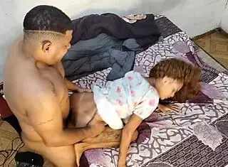 ei novinha fode anal com padrasto do namorado?