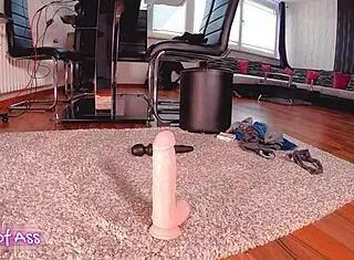 bootylicious babe rides dildo reverse cowgirl, ass exposed and teasing 🍑💦 toys spreading cum 😍