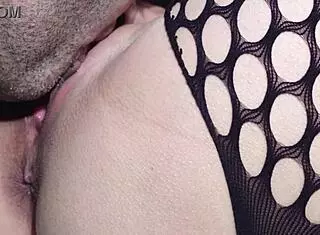 oh god lick my shaved pussy so passionate til i squirt n explode!!