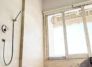 doing laundry right in the shower while traveling