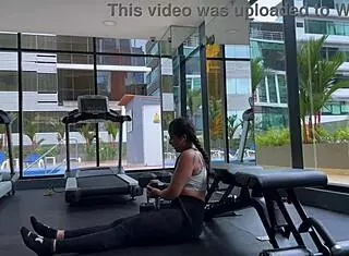 smell my diry bush n sweaty ass post gym...