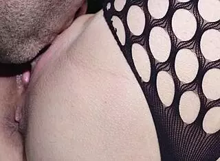 oh god lick my shaved pussy so passionate til i squirt n explode!!