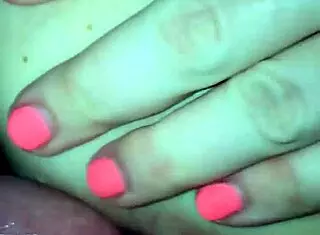 Amateur Anal Gaping Spreads Wide!