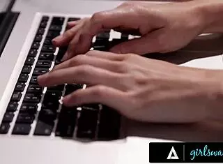 Wow petite riley reid pounds masseuse lana rhoades passionately!