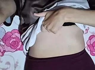 hermosa latina babe orgasms nonstop on homemade sofa