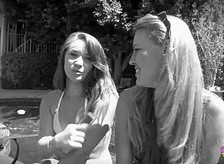 TWO BLONDE LESBIANS DAUSY LAYNE TEAGAN SUMMERS CLIT LICK ORGY!