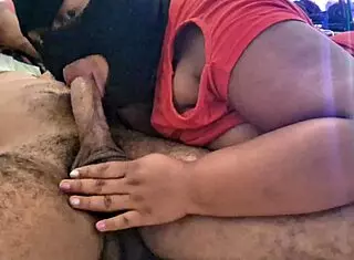 quer ver essa crente safada chupando até engolir tudo?