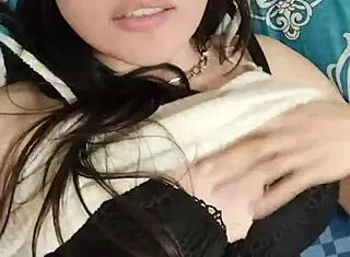 ma�anero girl fingers to wild orgasm explosion