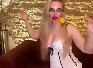 ¿soy la diosa música bailarina que quieres follar ya?