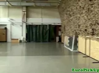 REAL AMATEUR PETITE GIRL FLASHING NEIGHBORS IN GYM