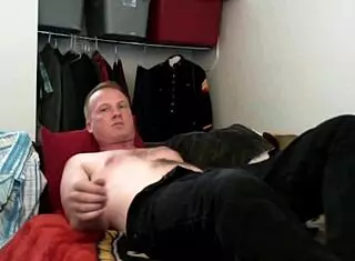 Rachel Fox sucks penis quick before heading to work