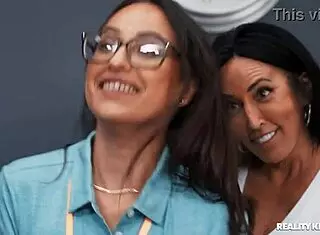 Slutty Latina Milf Boss Fingers Bubble Butt In Heels