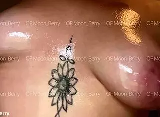 moonberry's natural oiled boobs bounce so sexy 😍💦