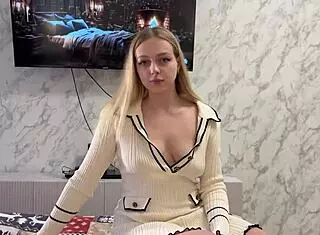 FUCK ME HARD IN BEDROOM BABE!