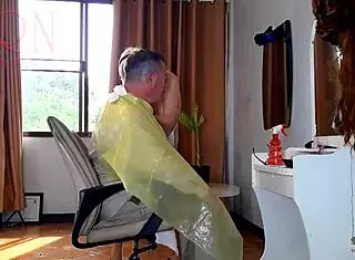 nudist barbershop lady strips apron surprises client on cam 😲🍑
