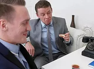 jessica lincoln begs for double penetration in mmf threesome with muscular studs!