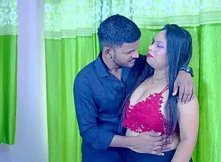 desi wife cheats with ex-bf, he fucks her juicy pussy missionary till creampie 😏🍆💦