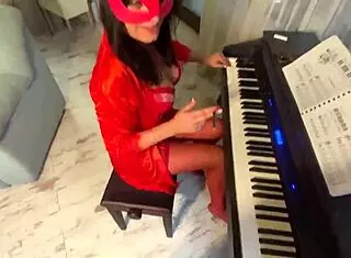 Milfycalla's Fetish BLOWJOBS Cum in SHORTS!