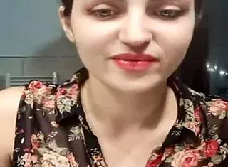 Italian milf bigo live teases her huge curves 🔥😍🍑