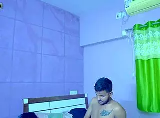 desi wife cheats with ex-bf, he fucks her juicy pussy missionary till creampie 😏🍆💦