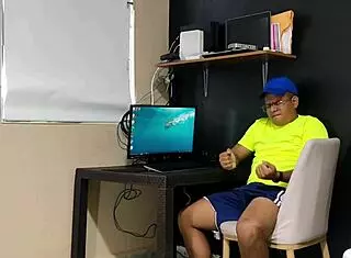 Miniskirt Stepmom Bends for Pervy StepSon's Creampie Thrusts