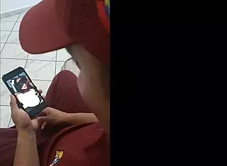 Mi novia envía videos raros de su tío follándola!!