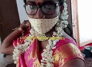 Indian Crossdresser Lara Dsouza Sizzles in Saree Video 3