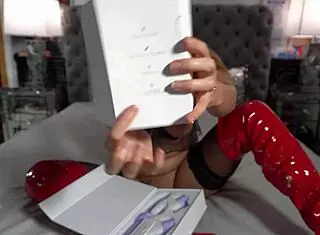 i try g-spot vibrator utimi... oh god it hits!!
