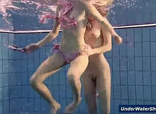 hey girls gettin horny strippin each other in the pool 😏💦