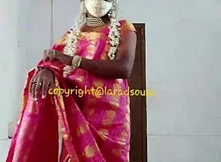 Indian Crossdresser Lara Dsouza Sizzles in Saree Video 3