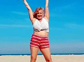 ohh my big tittied mature blonde's huge pussy lips got me