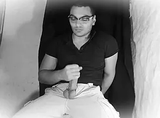 sexy caballero strokes 18cm cock guitar till explosion! 🔥🎸💦