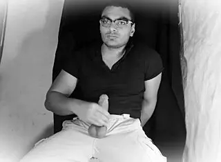 sexy caballero strokes 18cm cock guitar till explosion! 🔥🎸💦