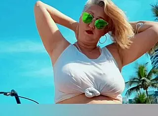 ohh my big tittied mature blonde's huge pussy lips got me