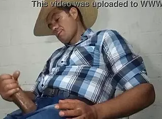 yuri gaúcho jerks his xxl hairy brazilian bear cock at work break