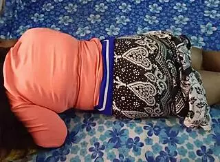 desi girlfriend sneaks lover tryst in hotel