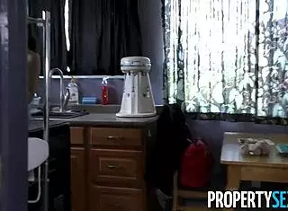 wanna fuck this hot shemale realtor during open house pov?