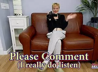 Kinky Blonde Sassy Shares Dildo with Bella's Petite Wet Shaved Twat!