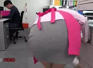 Office lady Chihiro Akino craves hardcore blowjob creampie fantasies