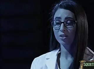 eat my squirting pussy milf in hot threesome