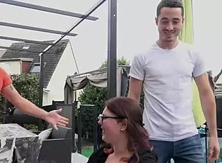 Gwen's curvy bbw body bent over for french mmf double vaginal 3some