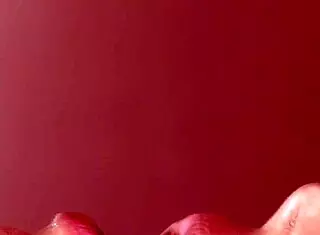 STEPBRO CUMS ON STEPSIS FACE AFTER HER CLOSE-UP AMATEUR BLOWJOB!