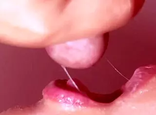 STEPBRO CUMS ON STEPSIS FACE AFTER HER CLOSE-UP AMATEUR BLOWJOB!