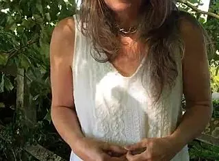 Esclave f habillée en maid dressée à la ceinture pisse bondage !! 😈🔥 vibro spanking chained