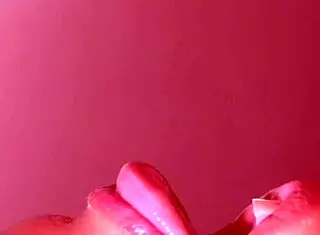 STEPBRO CUMS ON STEPSIS FACE AFTER HER CLOSE-UP AMATEUR BLOWJOB!