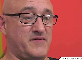 A teen babe craves vintage cocks in retro play.