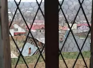 Skinny Brunette Laura Quest's Wild Car Sex Adventure S02E02