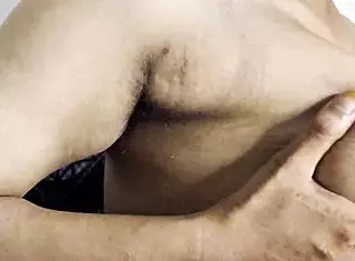 college girl 😩 fingering her wet pussy till she cums hard 🔥