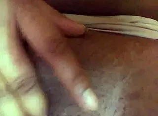 playin china wet pussy clit so horny 😩