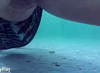 Stranger fills my huge milf ass with underwater beach creampie